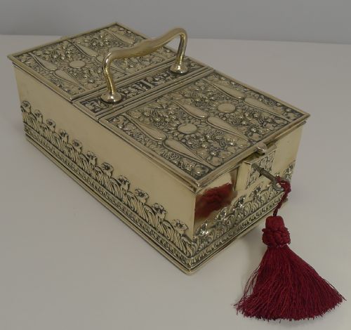 Stylish Antique English Art Nouveau Cigar Box / Humidor C.1900