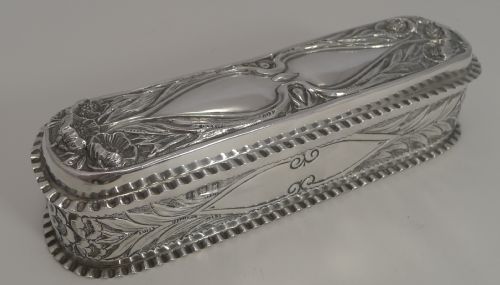 Magnificent Large English Art Nouveau Box in Sterling Silver - 1904