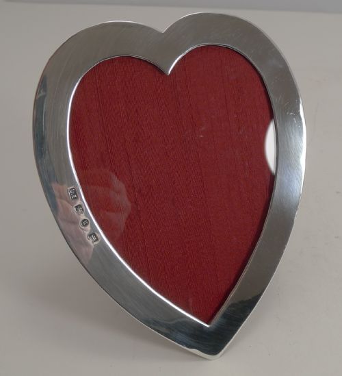 Elegant Top Quality Victorian English Sterling Silver Photograph Frame - Heart