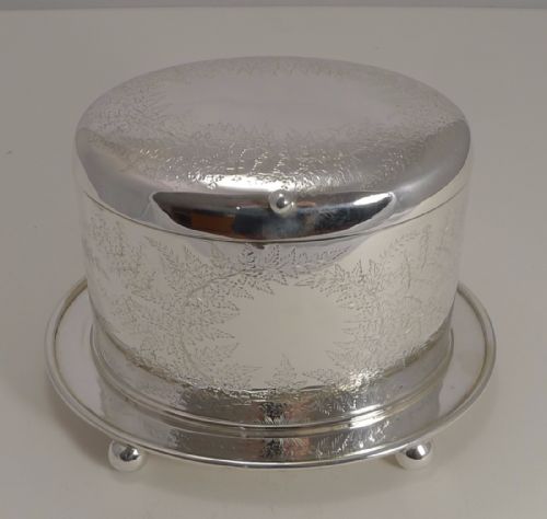 Fine Victorian Fern Engraved Biscuit Box by Mappin and Webb C.1890