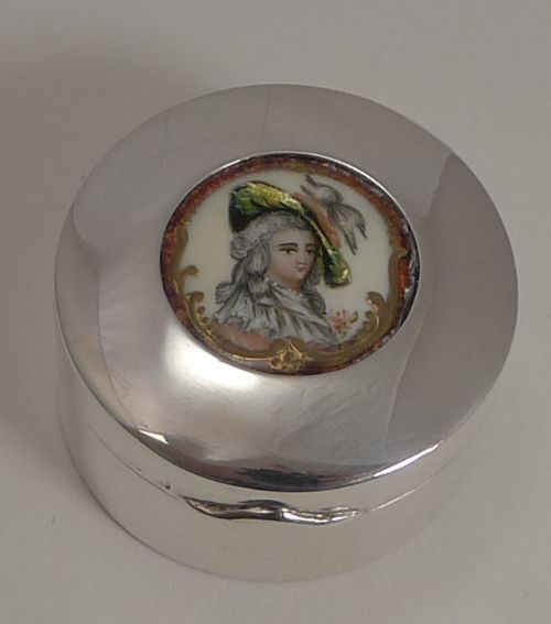 Exquisite Antique English Sterling Silver Box by Deakin and Francis