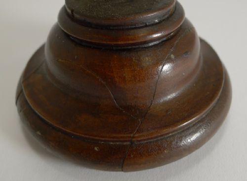 HANDSOME ANTIQUE IRIDESCENT GLASS AND MAHOGANY INKWELL OWL WITH GLASS EYES - ADDITIONAL PHOTO 7