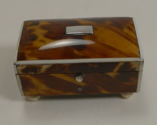 Fine Georgian Tortoiseshell and Ivory Pin Box C.1820
