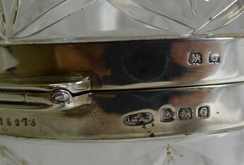 GLAMOROUS VINTAGE CUT CRYSTAL AND STERLING SILVER BOX BIRMINGHAM 1931 - ADDITIONAL PHOTO 3