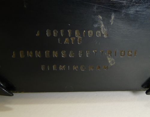 fig 2. Exquisite Jennens & Bettridge Jewellery Box c.1850 - Girl and Dog Painting
