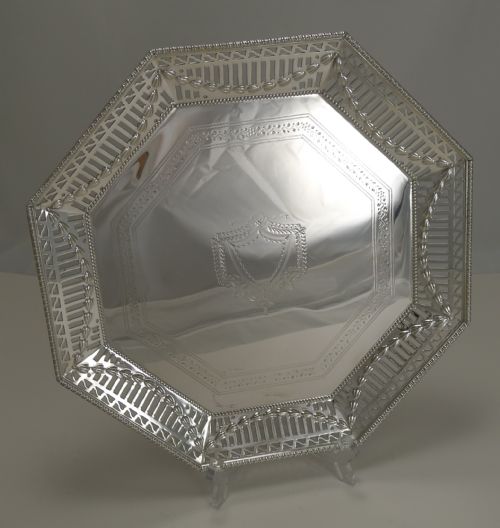 Stunning Antique English Silver Plated Salver / Tray C.1900