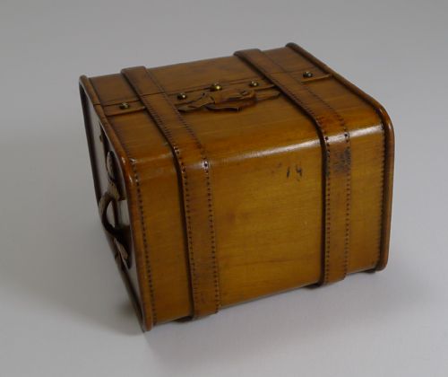 CARVED FRENCH FRUITWOOD TRUNK PERFUME BOX C1880 - ADDITIONAL PHOTO 6