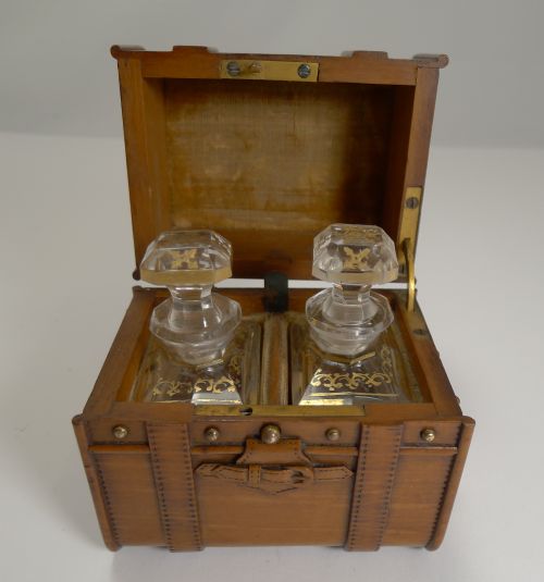 CARVED FRENCH FRUITWOOD TRUNK PERFUME BOX C1880 - ADDITIONAL PHOTO 10