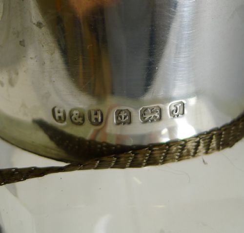 ENGLISH ART DECO CRYSTAL AND STERLING SILVER LOCKING DECANTER BY HUKIN AND HEATH - ADDITIONAL PHOTO 5