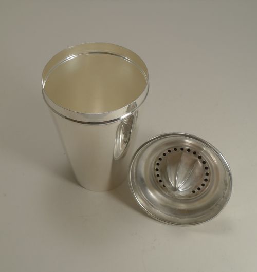 fig 2. Smart Large Art Deco Cocktail Shaker Retailed by Thomas Goode, London c.1930