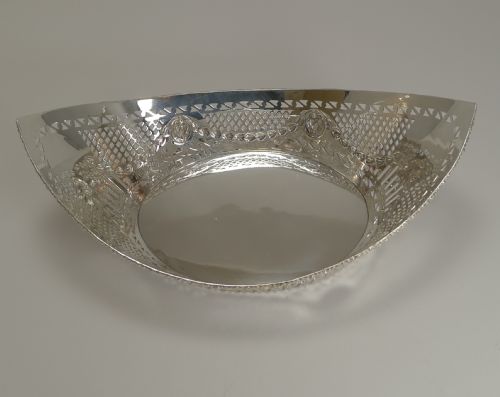 fig 1. Grand Large Antique English Silver Plated Bread Basket c.1900