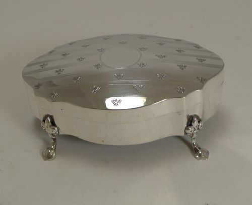 Antique English Sterling Silver Jewelry / Ring Box - Fleur De Lys