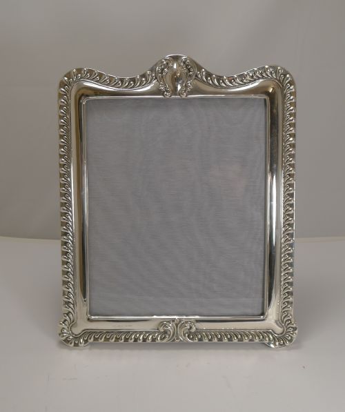 Grand Large English Sterling Silver Photograph Frame - 1903