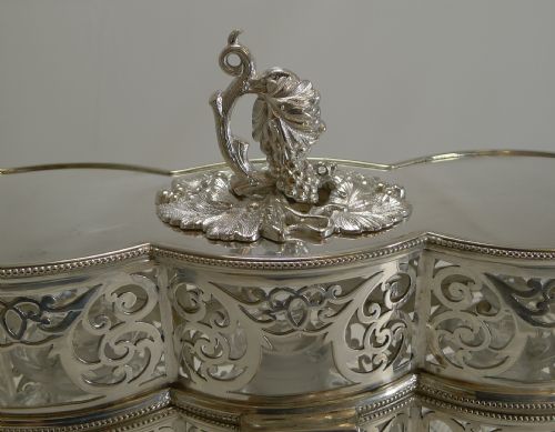 HEIRLOOM QUALITY THREE BOTTLE DECANTER BOX TANTALUS BY PHILIP ASHBERRY C1870 - ADDITIONAL PHOTO 2