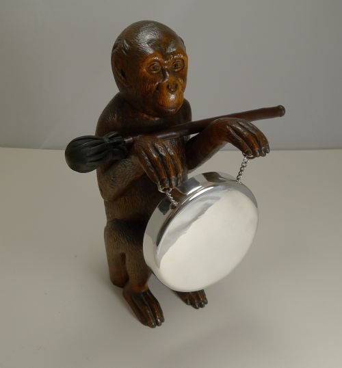 MAGNIFICENT CARVED BLACK FOREST MONKEY GONG C1890 - ADDITIONAL PHOTO 1