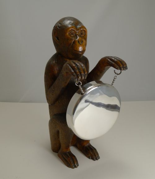 MAGNIFICENT CARVED BLACK FOREST MONKEY GONG C1890 - ADDITIONAL PHOTO 3