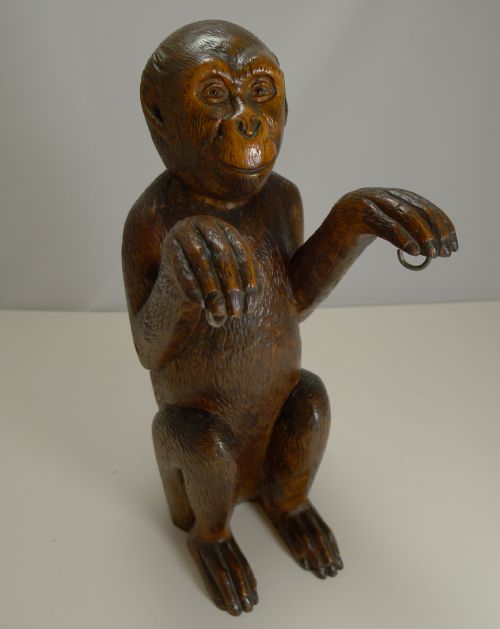 MAGNIFICENT CARVED BLACK FOREST MONKEY GONG C1890 - ADDITIONAL PHOTO 4