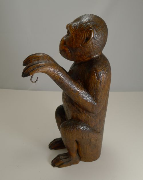 MAGNIFICENT CARVED BLACK FOREST MONKEY GONG C1890 - ADDITIONAL PHOTO 6