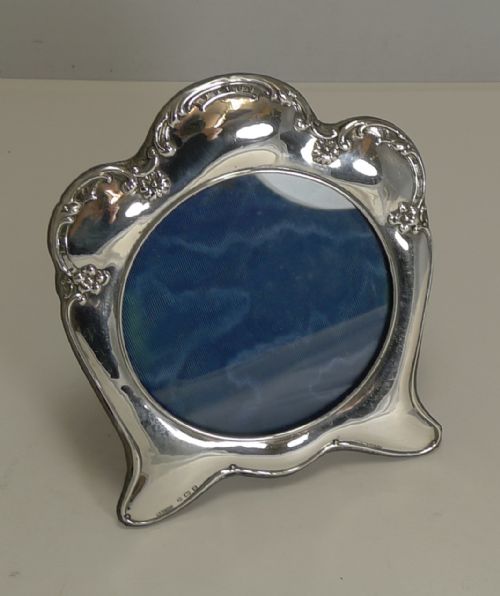 Stylish Antique English Art Nouveau Photograph Frame in Sterling Silver
