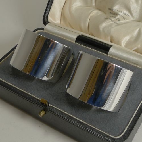 fig 2. Smart Pair Boxed Vintage English Sterling Silver Napkin Rings - Chester 1924