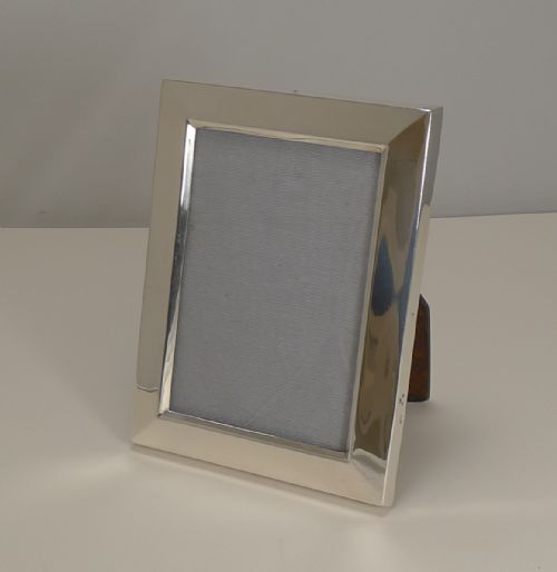 Elegant Antique English Sterling Silver Photograph Frame by William Comyns