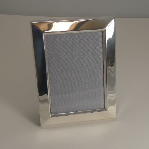 fig 1. Elegant Antique English Sterling Silver Photograph Frame by William Comyns