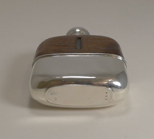 ENGLISH STERLING SILVER AND CROCODILE SKIN HIP FLASK 1929 - ADDITIONAL PHOTO 6