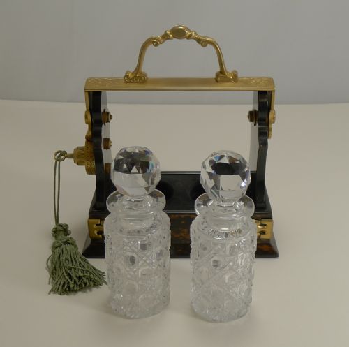 fig 3. Miniature Stagecoach Tantalus by Betjemman's, London, c.1890