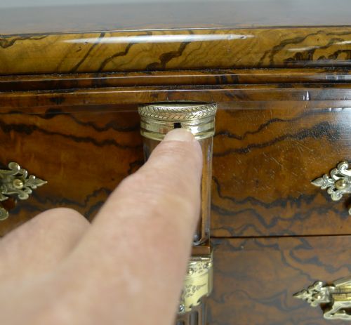 ANTIQUE ENGLISH BURR WALNUT AND BRASS CIGAR CABINET HUMIDOR C1880 - ADDITIONAL PHOTO 9