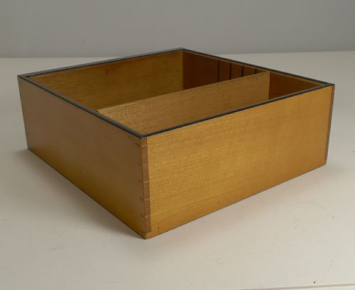 ANTIQUE ENGLISH BURR WALNUT AND BRASS CIGAR CABINET HUMIDOR C1880 - ADDITIONAL PHOTO 13