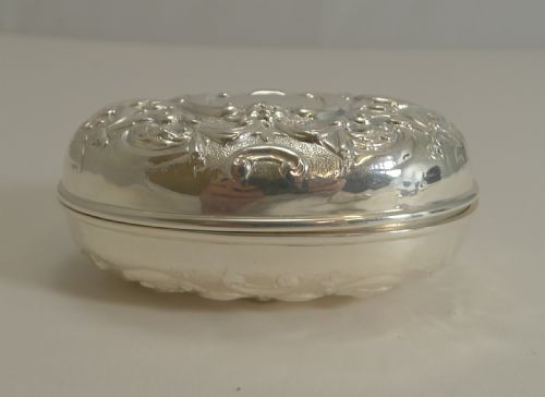 fig 1. Antique English Sterling Silver Travel Soap Box by William Comyns
