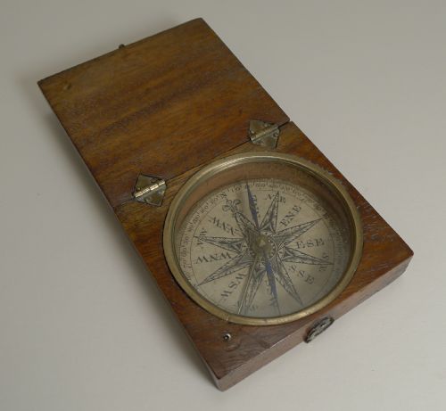 English Georgian Pocket Compass C.1800 in Mahogany Case