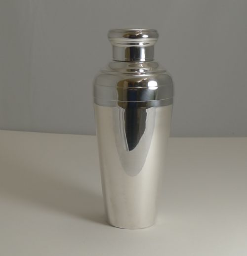 Smart Vintage Art Deco French Cocktail Shaker C.1930 - Signed