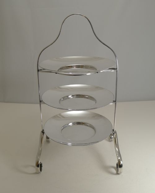 English Art Deco Period Silver Plated Cake Stand by Elkington - 1929