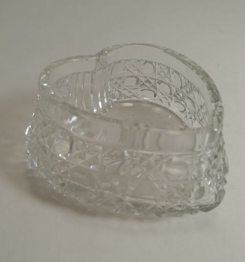 LARGE ANTIQUE CUT CRYSTAL AND STERLING SILVER HEART SHAPED BOX 1903 - ADDITIONAL PHOTO 3