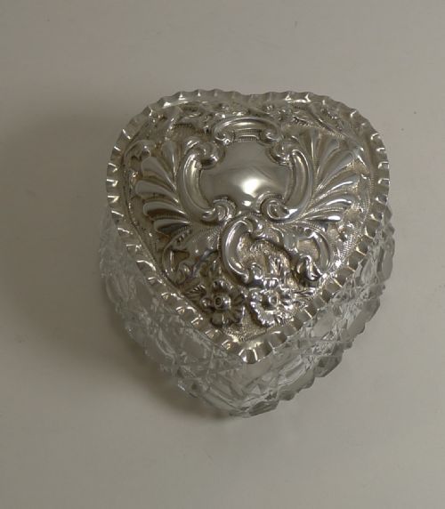 LARGE ANTIQUE CUT CRYSTAL AND STERLING SILVER HEART SHAPED BOX 1903 - ADDITIONAL PHOTO 6