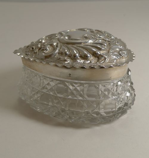 LARGE ANTIQUE CUT CRYSTAL AND STERLING SILVER HEART SHAPED BOX 1903 - ADDITIONAL PHOTO 9