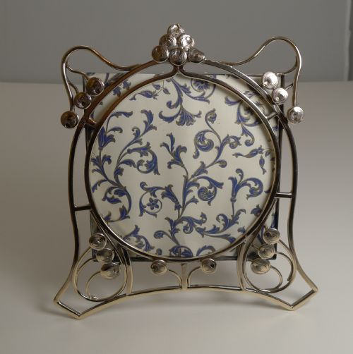 Art Nouveau Brass Photograph / Picture Frame C.1900