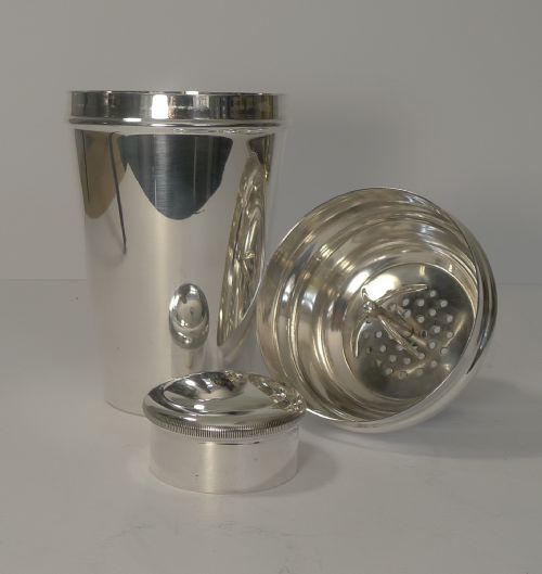 Large 1 1/2 Pint Art Deco Cocktail Shaker by William Suckling C.1930