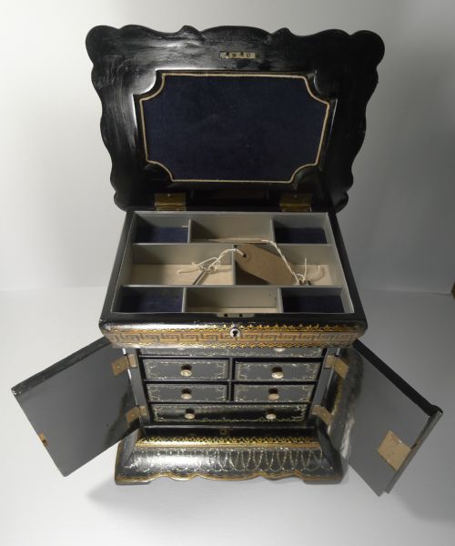 MAGNIFICENT ENGLISH PAPIER MACHE JEWELLERY CABINET BOX C1860 DOGS - ADDITIONAL PHOTO 12
