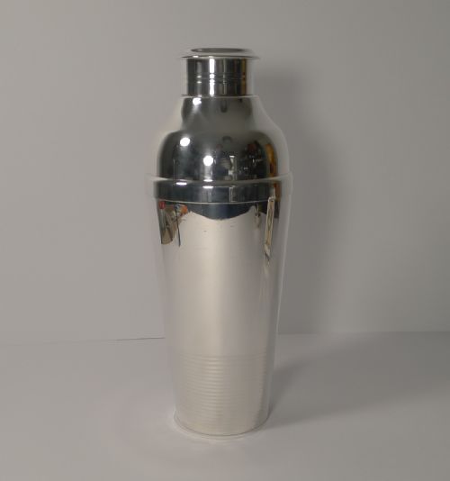Christofle Gallia Ondulations Cocktail Shaker by Luc Lanel C.1935