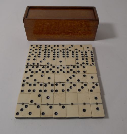 Set Small Antique English Ebony and Bone Dominoes C.1910