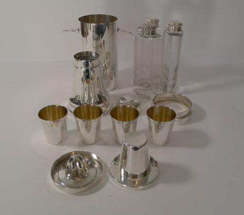 "Milk Bottle" Travelling Cocktail Set / Bar C.1930