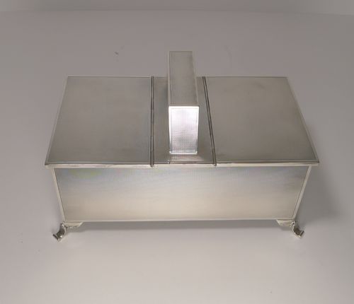 SMART ENGLISH SILVER ART DECO CIGARETTE CIGAR BOX 1937 - ADDITIONAL PHOTO 1