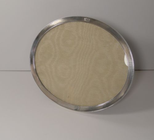 LARGE OVAL FRENCH SILVER PHOTOGRAPH FRAME BY EMILE LANGLOIS C1910 - ADDITIONAL PHOTO 7