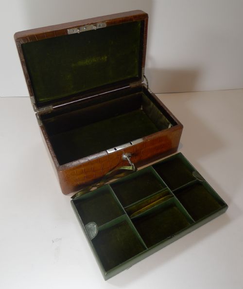 SMART ANTIQUE ENGLISH CROCODILE ALLIGATOR SKIN JEWELLERY BOX C1890 - ADDITIONAL PHOTO 12