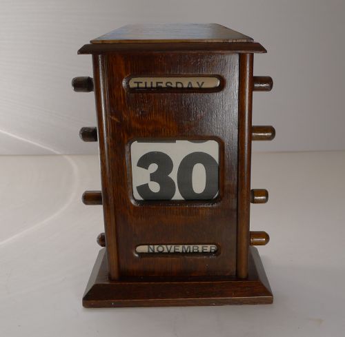 Antique English Oak Perpetual Calendar C.1910 - 8 1/4"