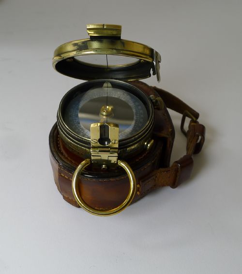 fig 1. WWI 1917 British Army Officer's Compass, Verner's Patent MK VIII by French Ltd.