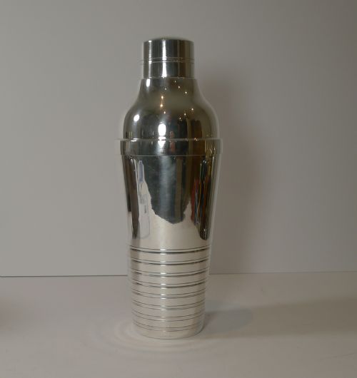 Smart Large French Art Deco Cocktail Shaker in Silver Plate