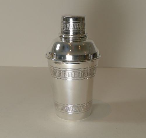 Handsome English Art Deco Silver Plated Cocktail Shaker C.1930's